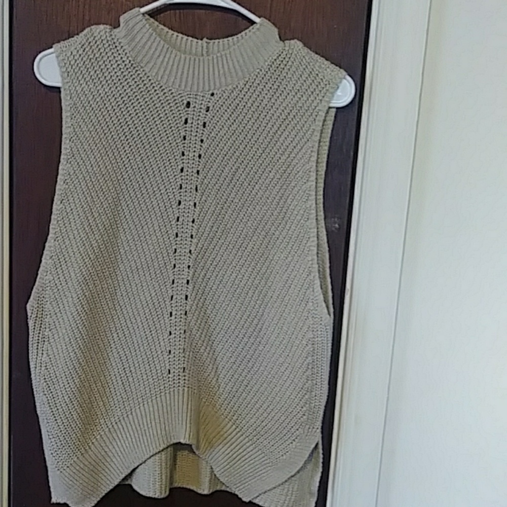 Sleeveless  top